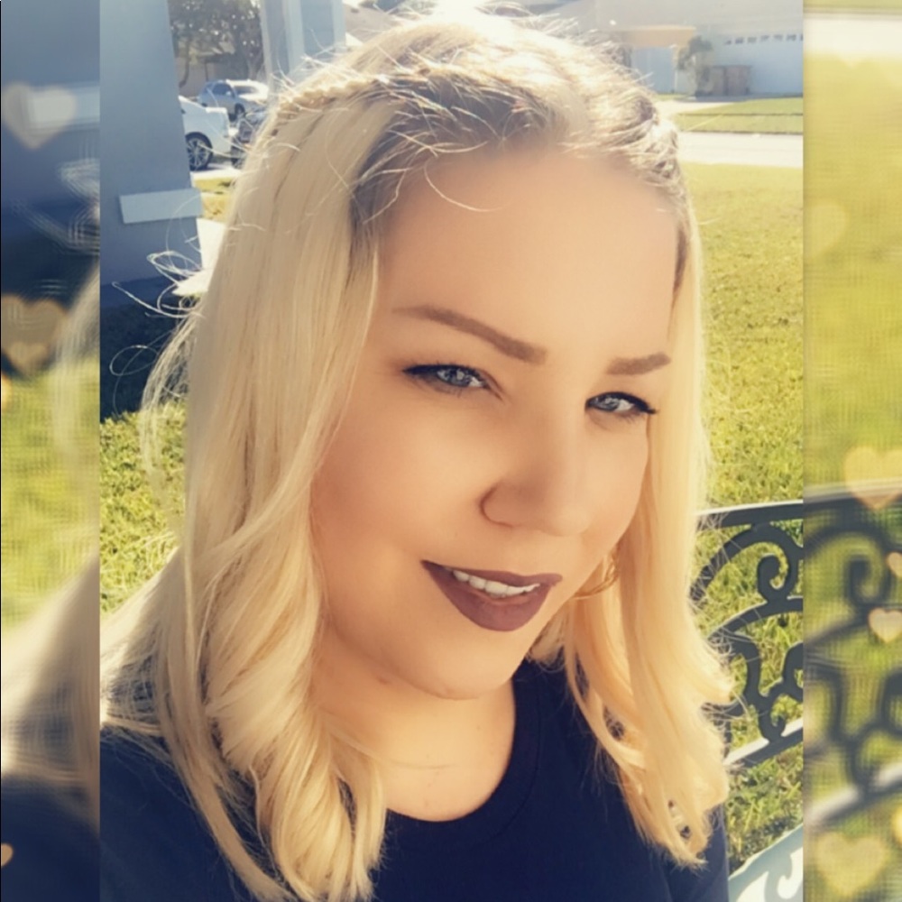 Meet your Posher, Em